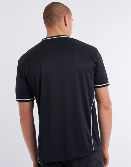 Ascend V Neck Football Top in Solid Black