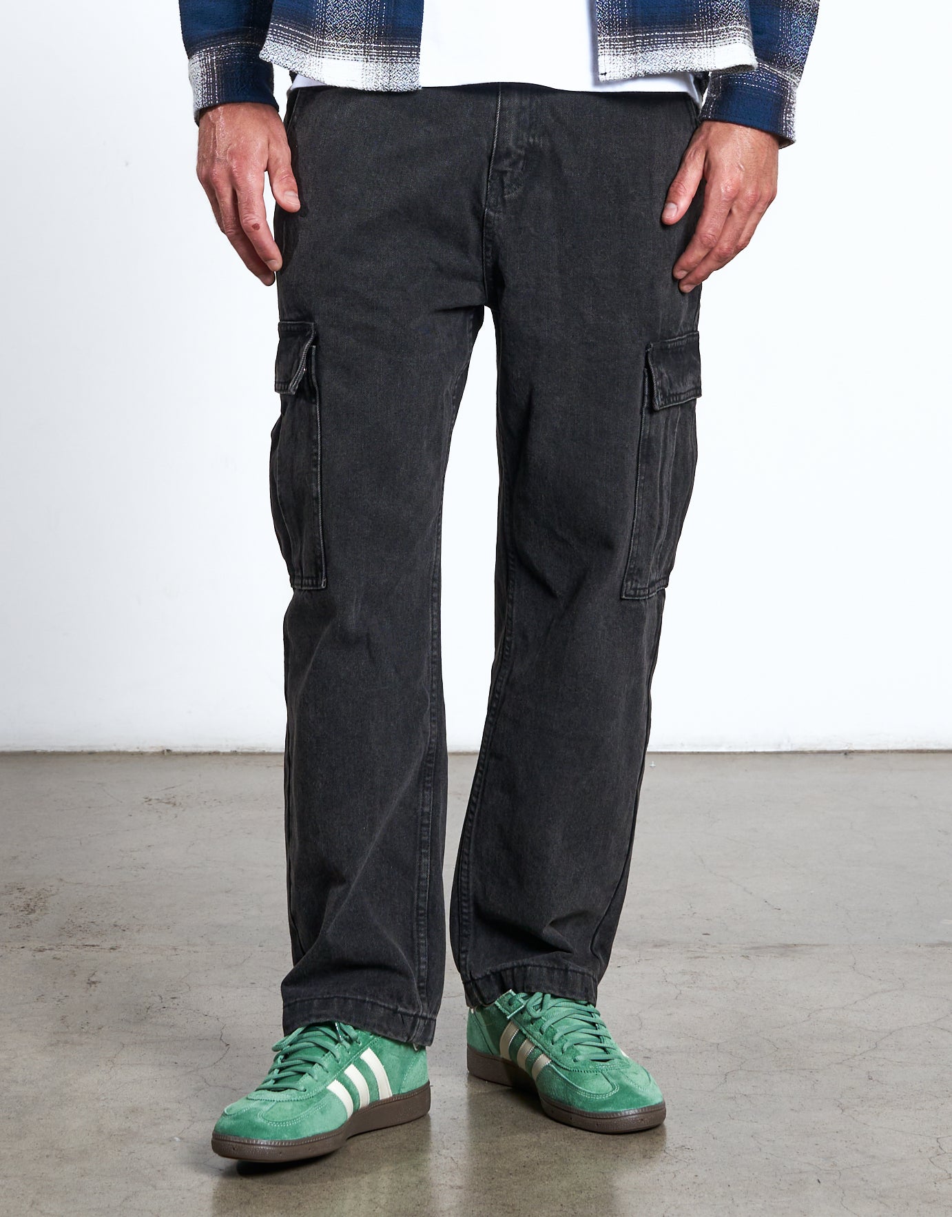 Cargo jogger trousers - Man | Mango Man India | Pantalon homme, Pantalon  jogger, Casual