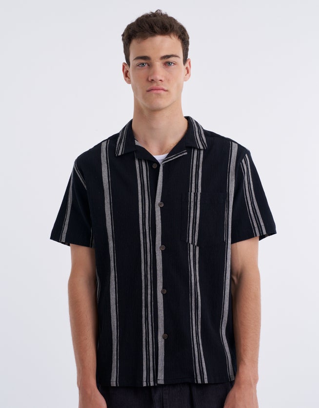 Crinkle Stripe Short Sleeve Shirt in Black | Hallensteins US