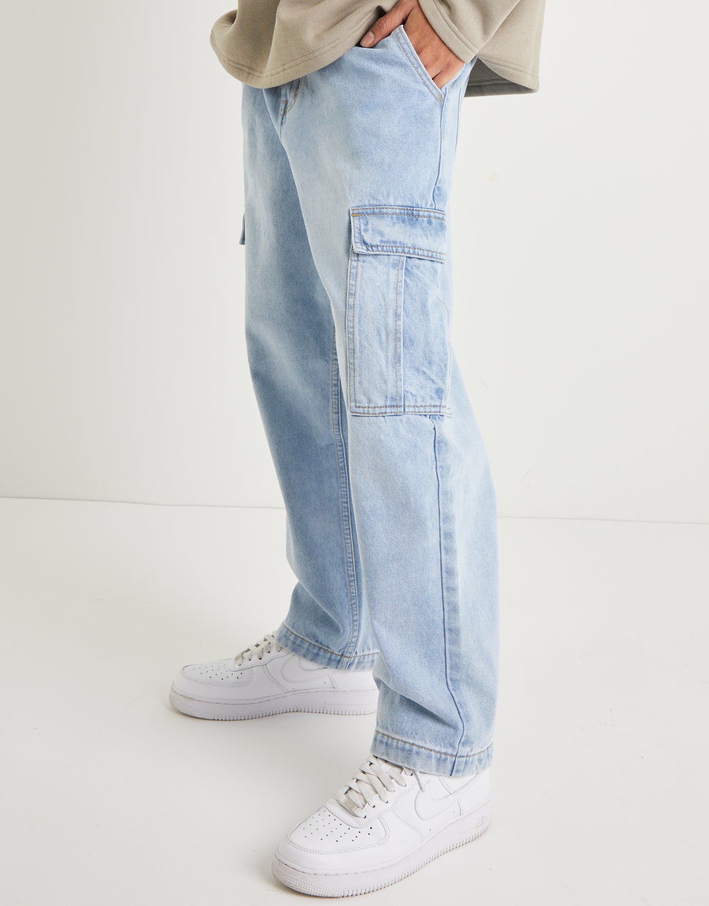 Relaxed Fit Carpenter Cargo Jeans | boohoo