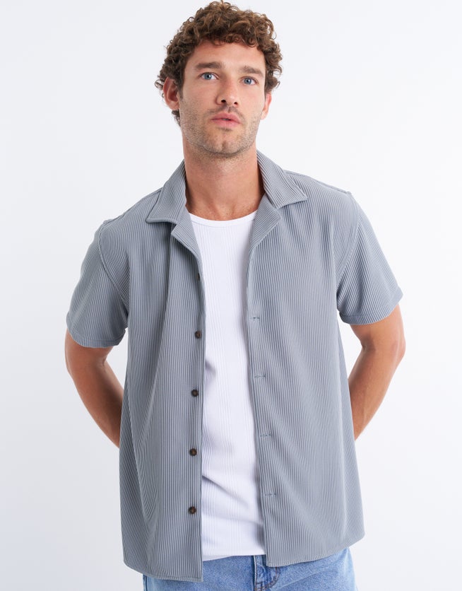 Plisse Relaxed Short Sleeve Shirt in Grey | Hallensteins US