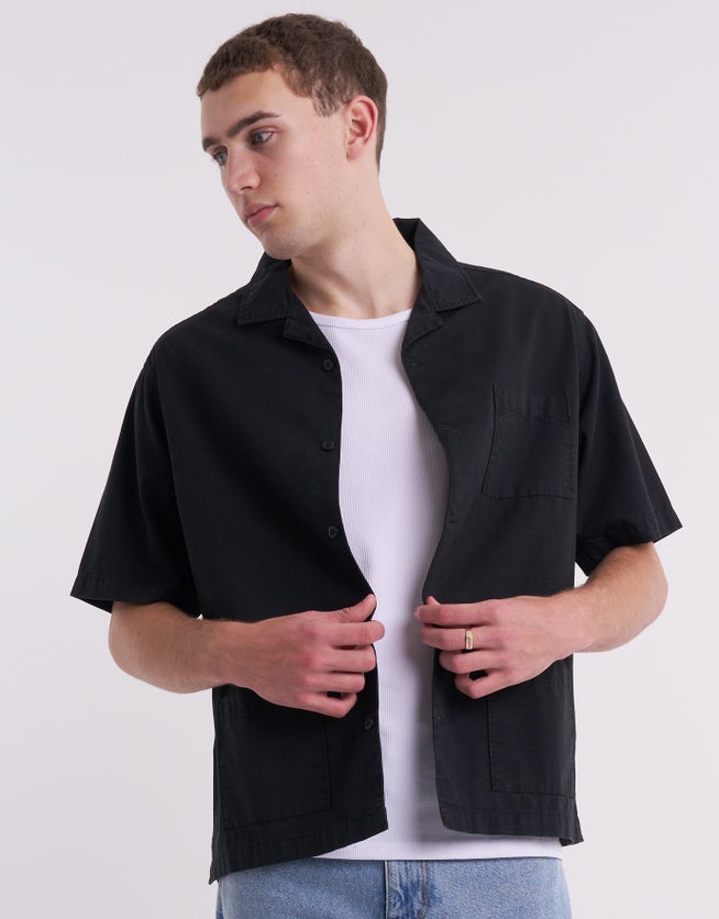 Ripstop Multi Pocket Short Sleeve Shirt in Washed Black | Hallensteins NZ