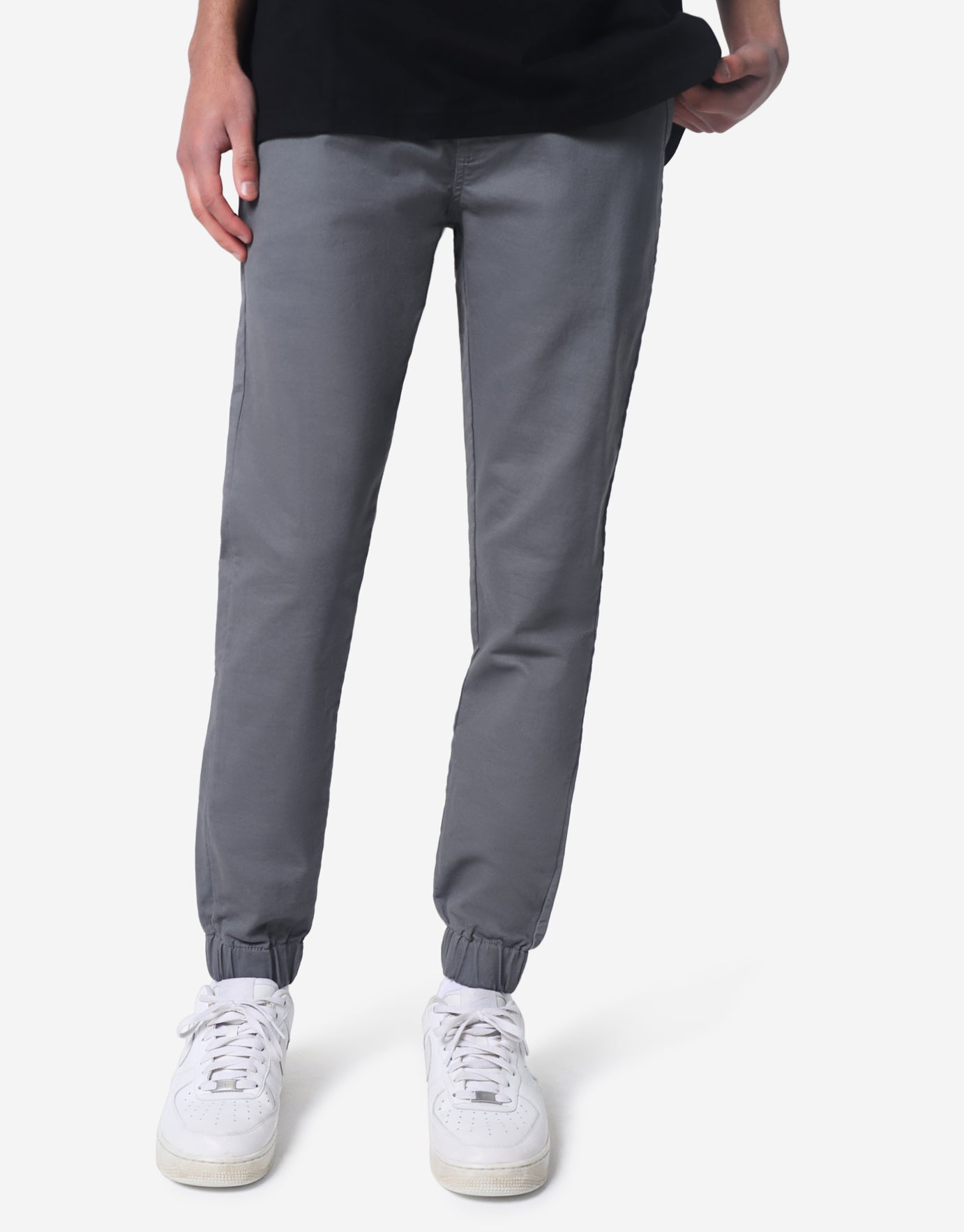 GASP -A classic pair of tapered joggers – the GASP way.