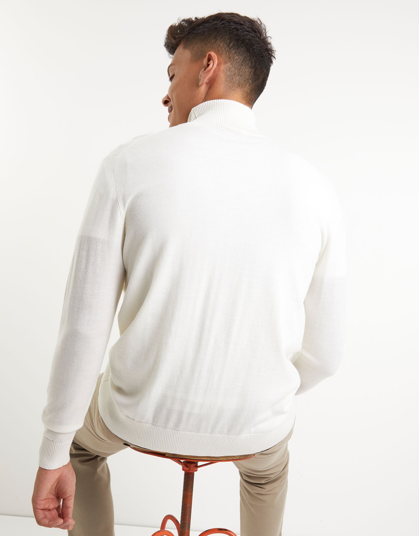 white roll neck top mens